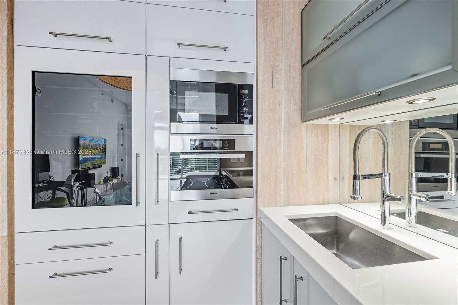 THE MERIDIAN CONDO - Residential