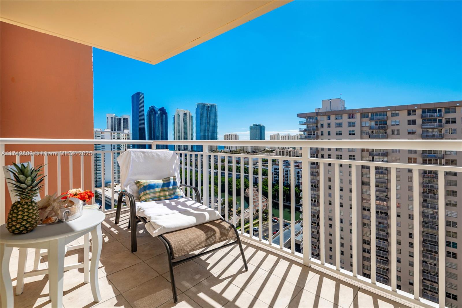 WINSTON TOWERS 200 - Residential