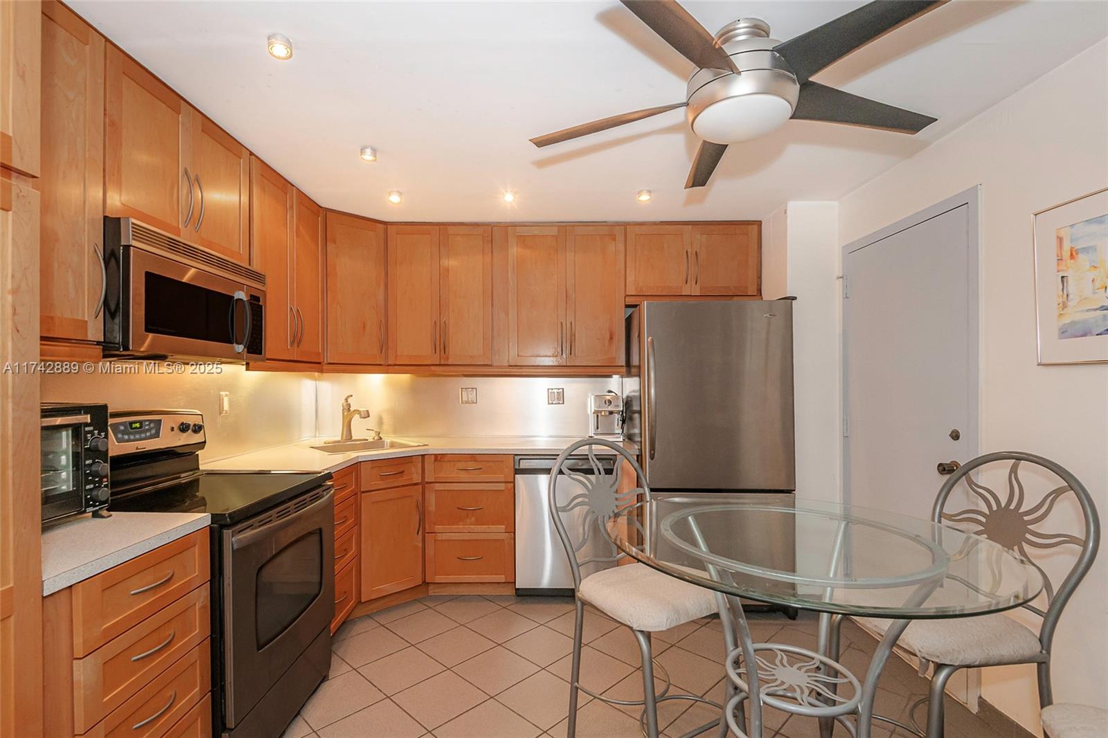 WINSTON TOWERS 200 - Residential