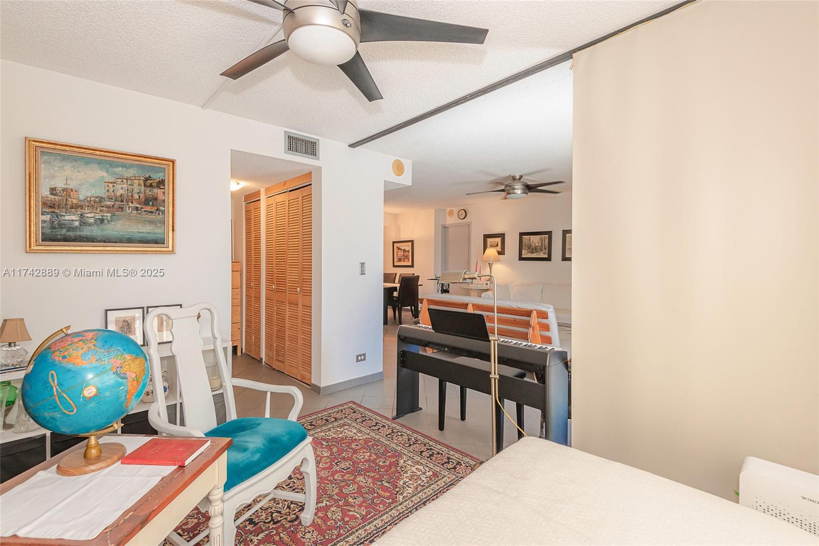 WINSTON TOWERS 200 - Residential