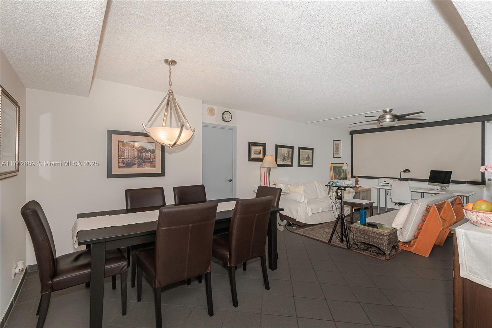 WINSTON TOWERS 200 - Residential