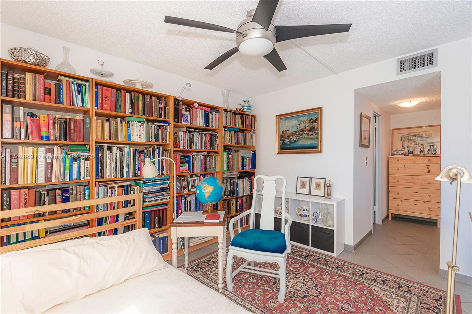 WINSTON TOWERS 200 - Residential