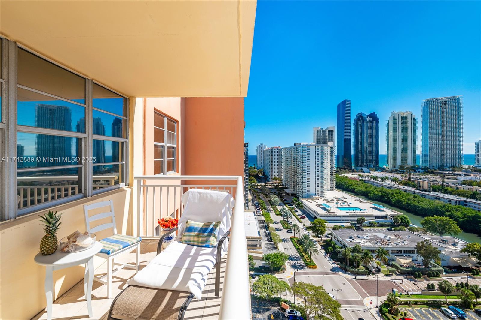 WINSTON TOWERS 200 - Residential