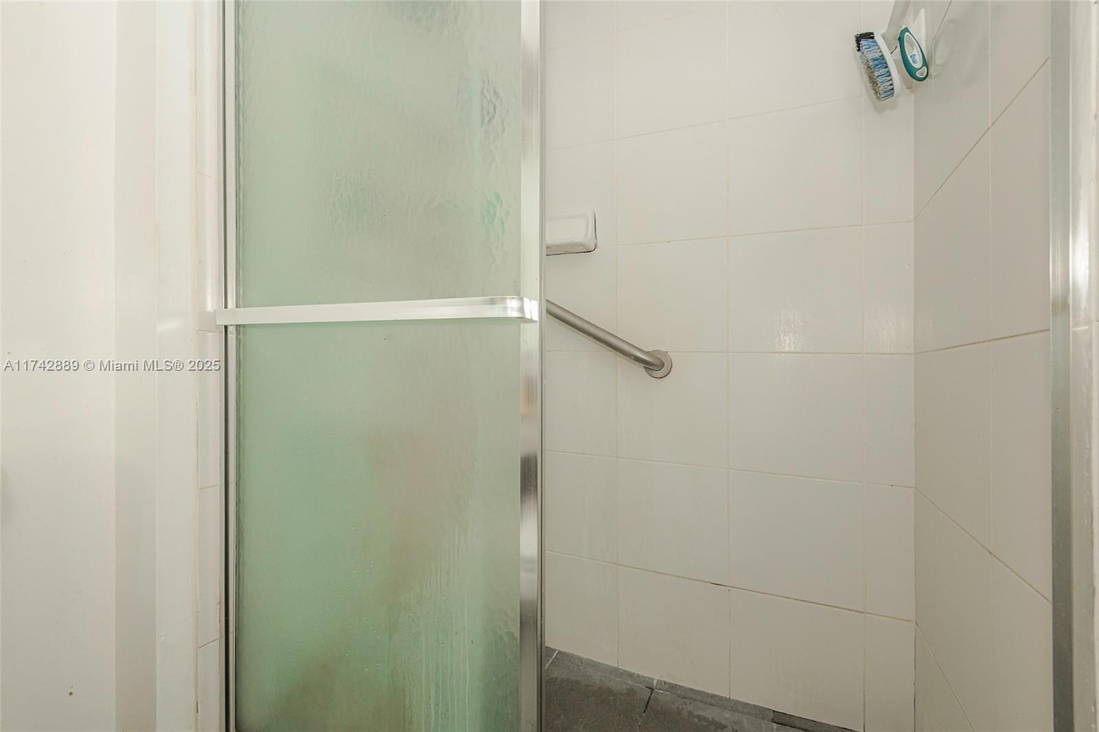 WINSTON TOWERS 200 - Residential