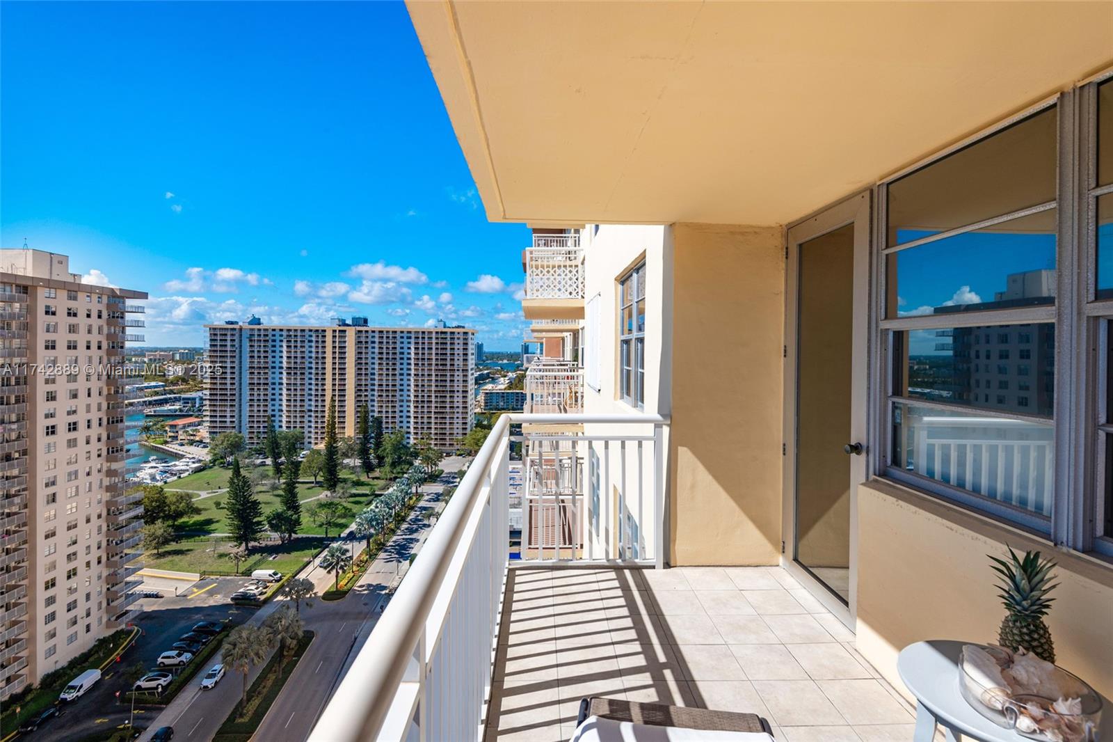 WINSTON TOWERS 200 - Residential