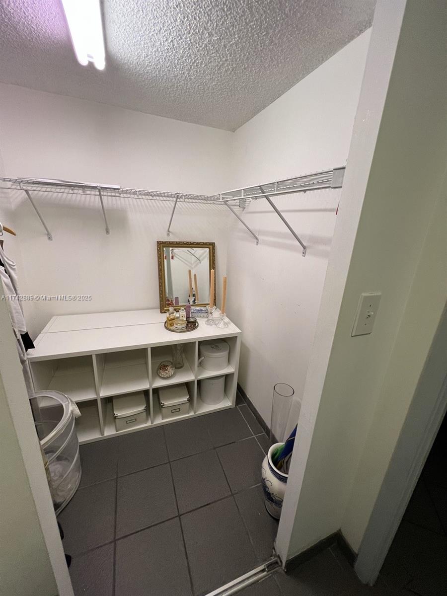 WINSTON TOWERS 200 - Residential