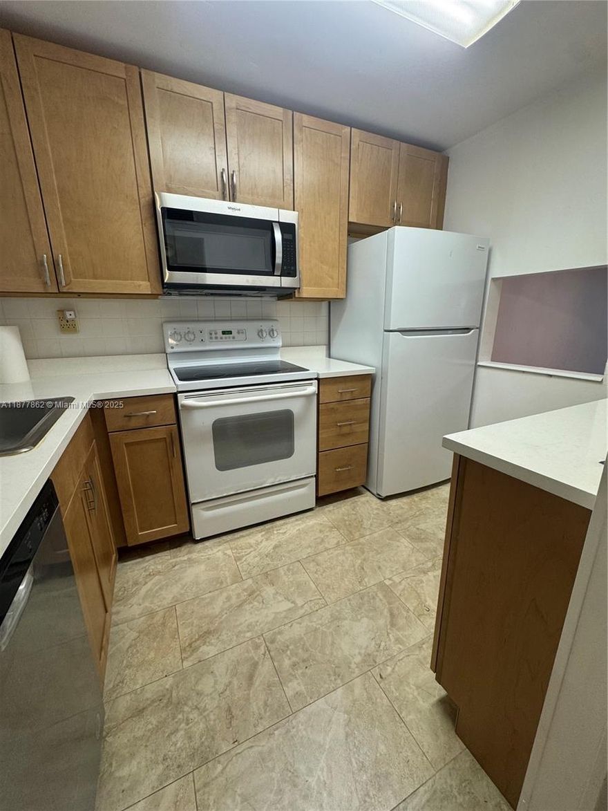 Welcome to this Firs-floor apartment 2 Beds and 2 full Baths. Perfectly designed for contort and highly desirable 55+ community. Brand new kitchen, Air condition and water heater. Surround by warm welcoming neighborhood in truly great location. prefect for connect and enjoy lifestyle
Enjoy resort-style amenities:  Tennis,  fitness center, billiard room, heated pool & clubhouse .