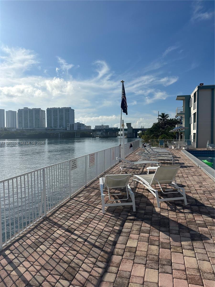 EASTERN SHORES PALO ALTO - Residential