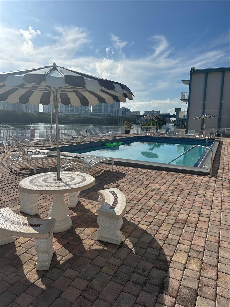 EASTERN SHORES PALO ALTO - Residential