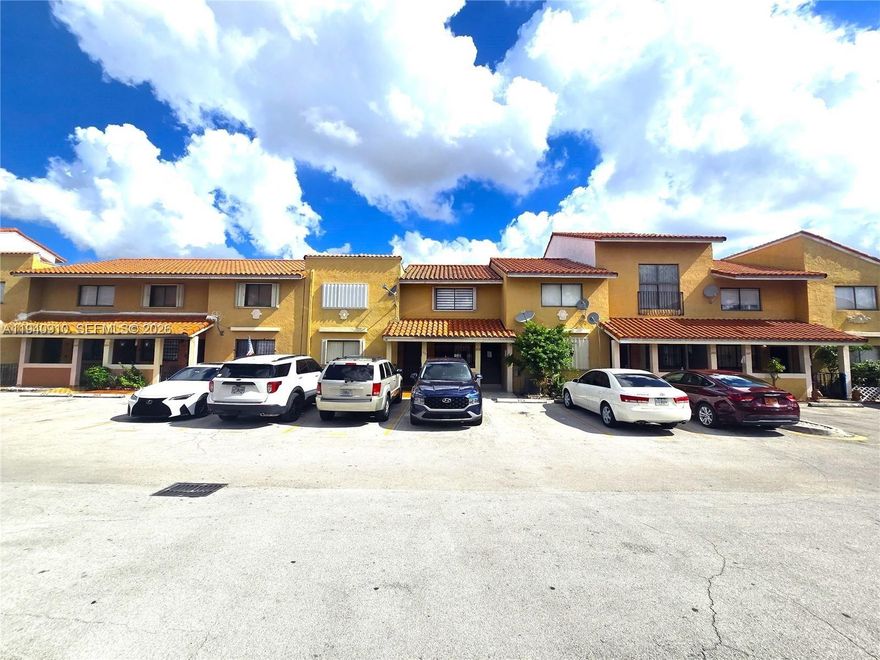 Low HOA, planty of parking spaces, washer and dryer inside the unit, shower on both bathrooms, very hot area for rental , unit is in great condition. 5% financing available with 670 credit score.
