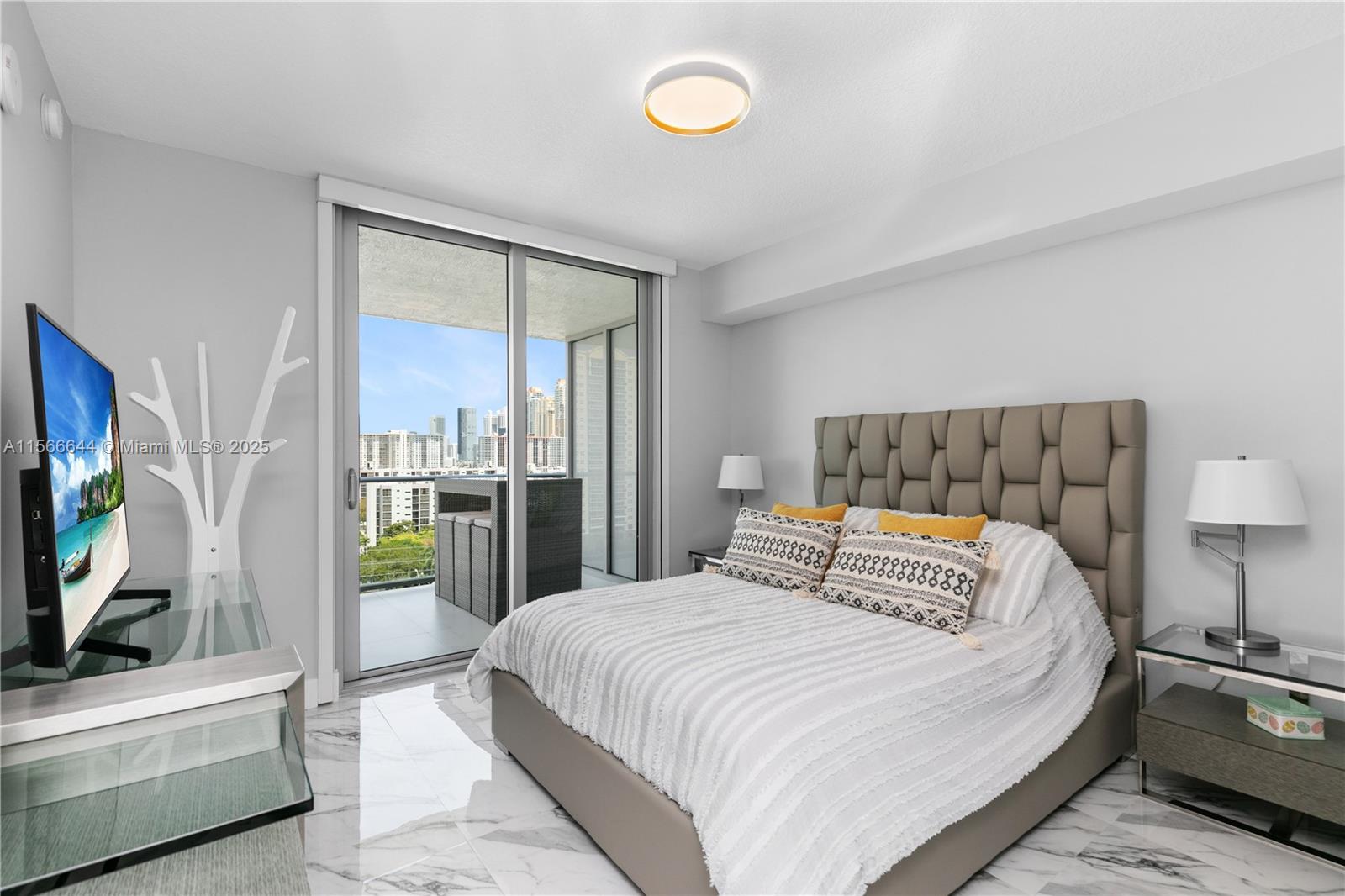 PARQUE TOWERS CONDO - Residential