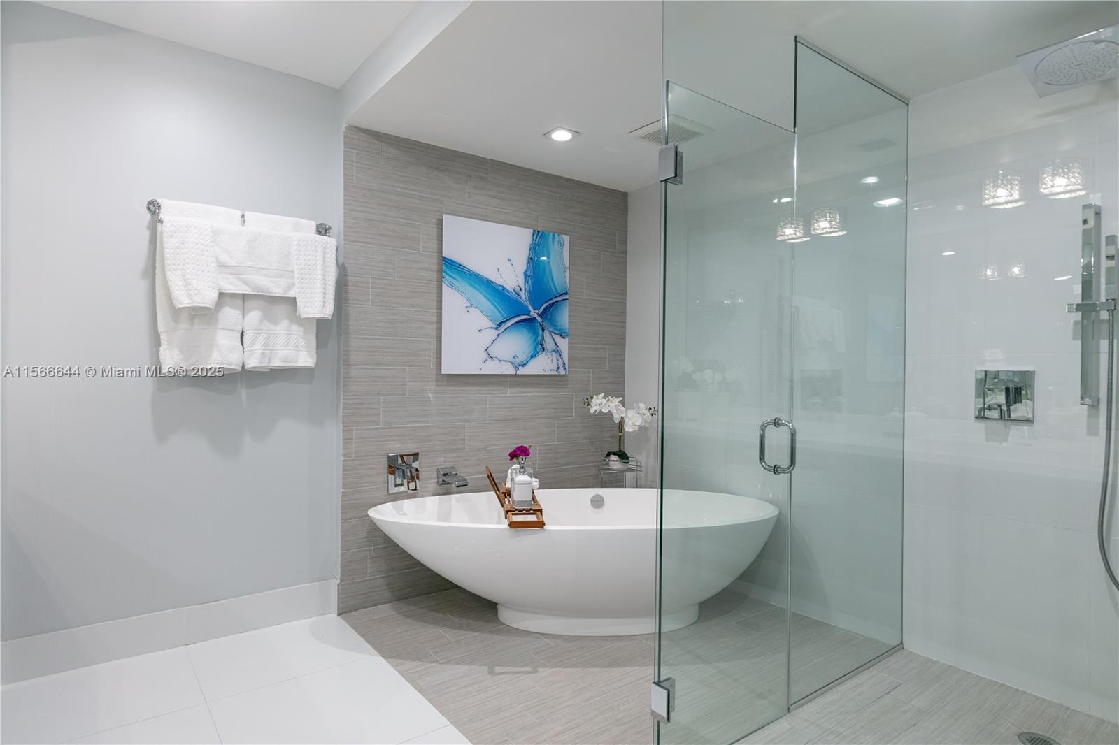 PARQUE TOWERS CONDO - Residential