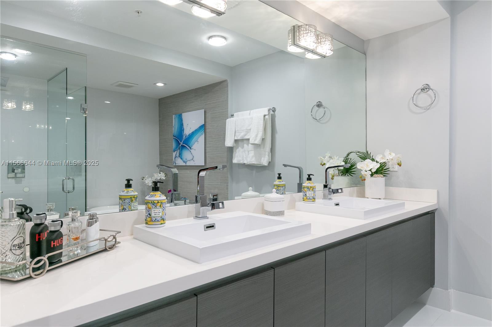 PARQUE TOWERS CONDO - Residential
