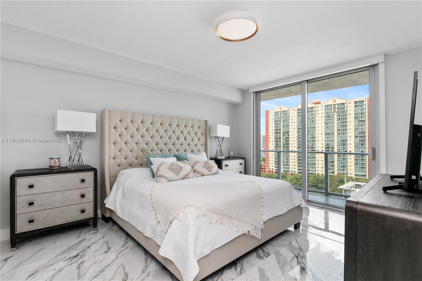 PARQUE TOWERS CONDO - Residential