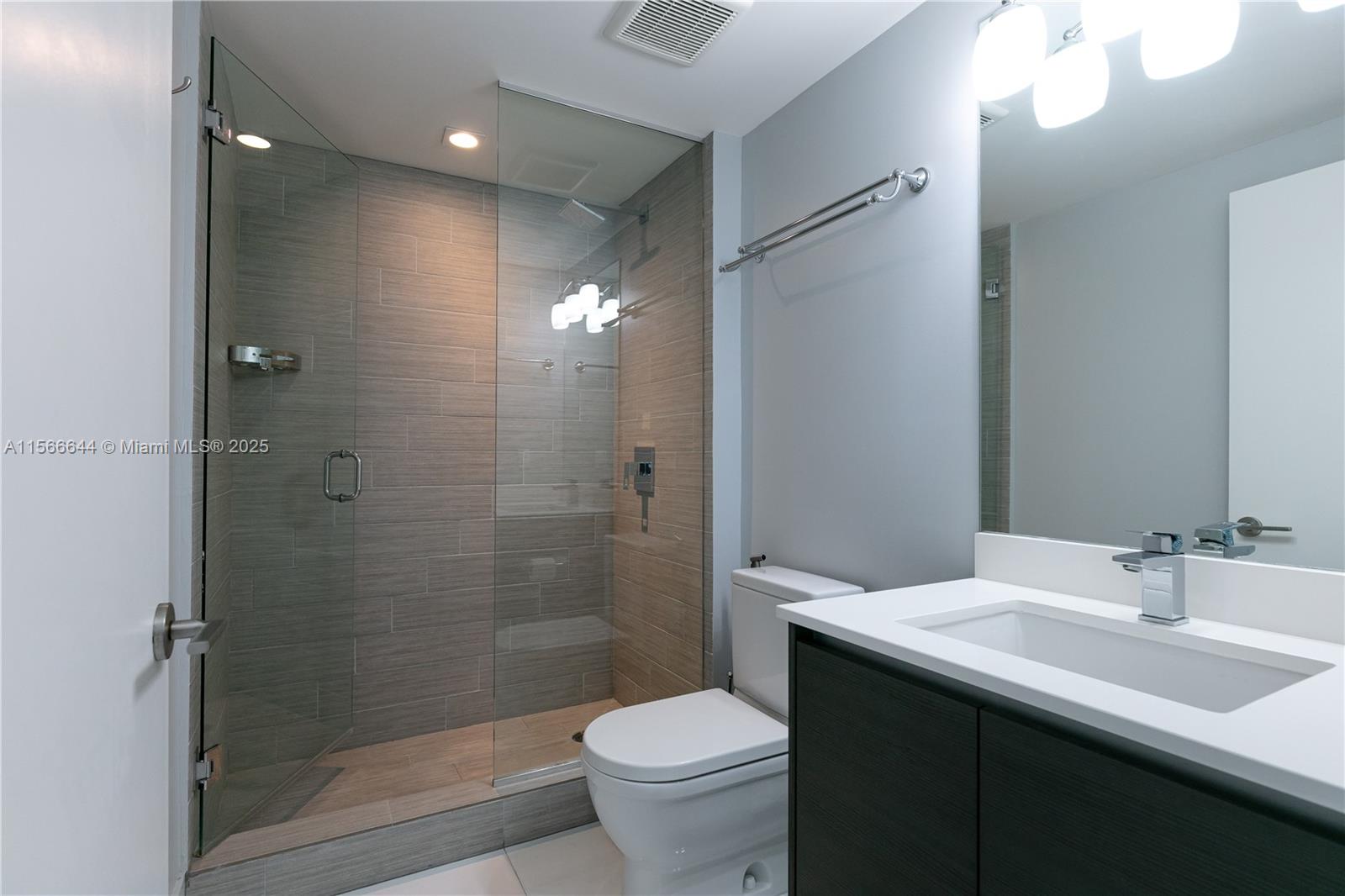 PARQUE TOWERS CONDO - Residential