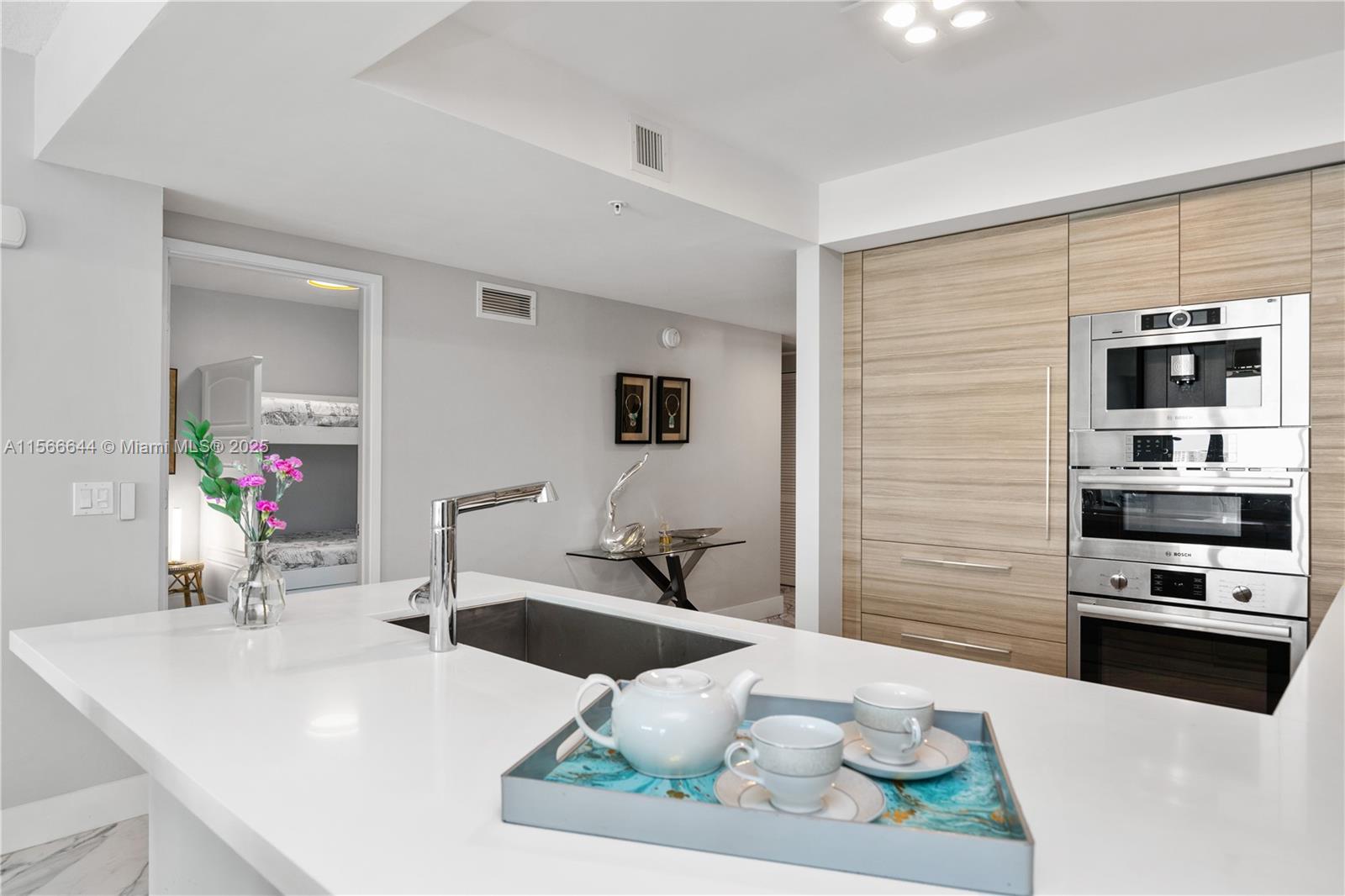 PARQUE TOWERS CONDO - Residential