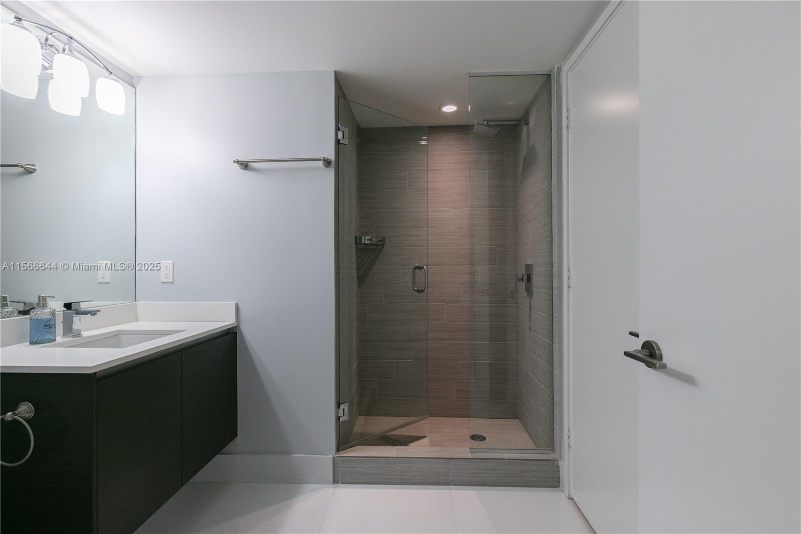 PARQUE TOWERS CONDO - Residential
