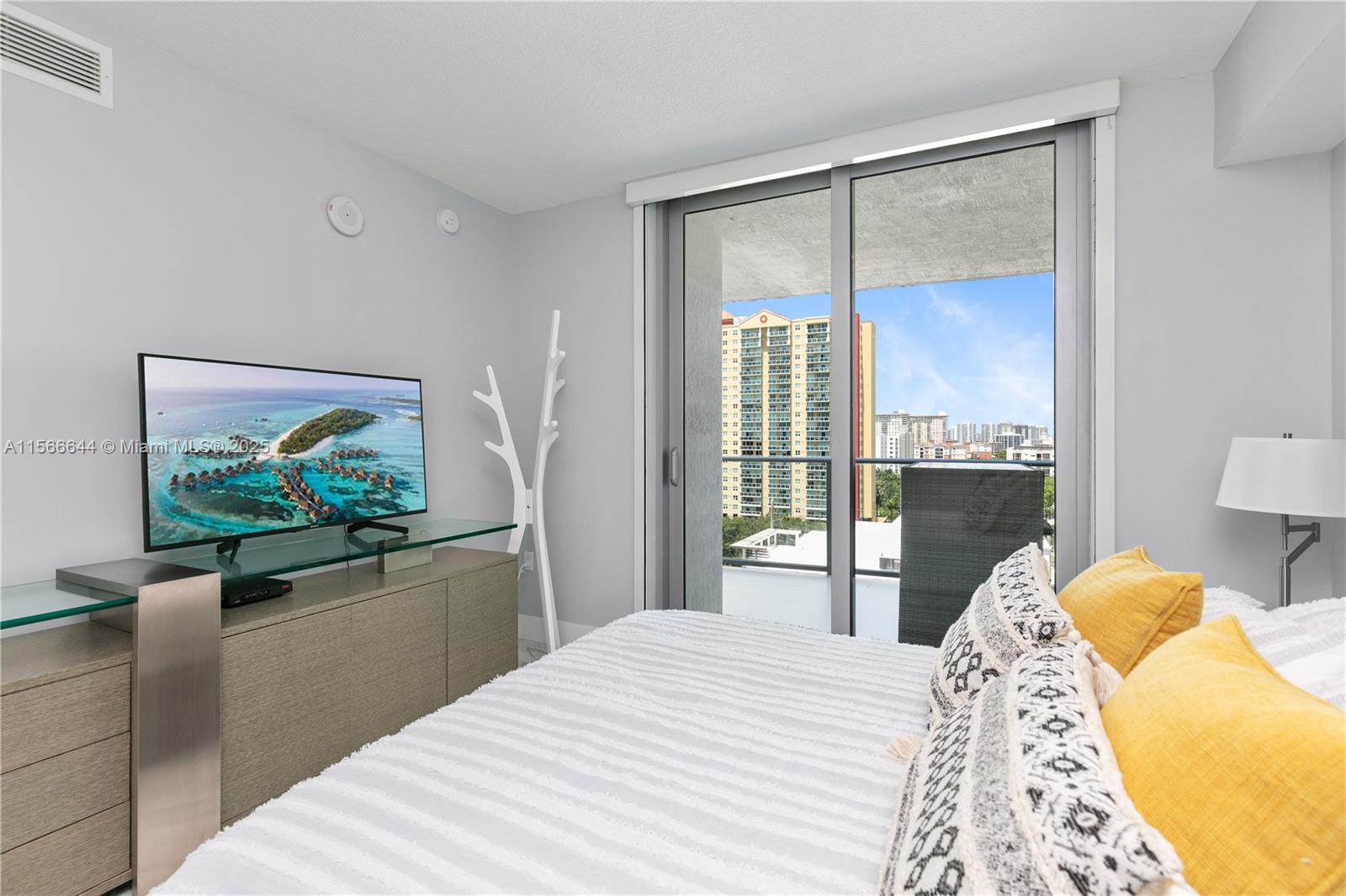 PARQUE TOWERS CONDO - Residential