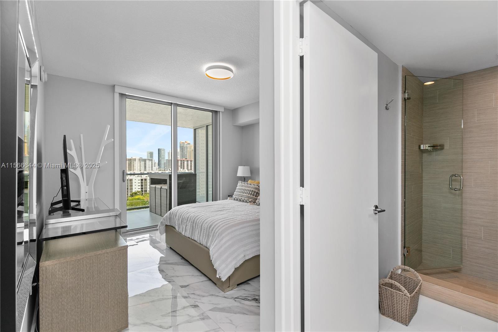 PARQUE TOWERS CONDO - Residential