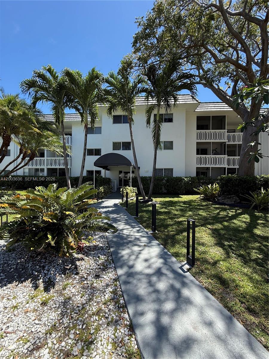 GALEN DRIVE WEST CONDOMIN - Residential Lease