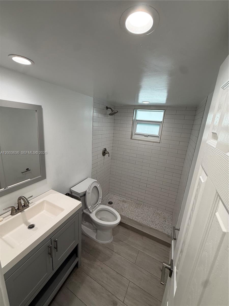 GALEN DRIVE WEST CONDOMIN - Residential Lease