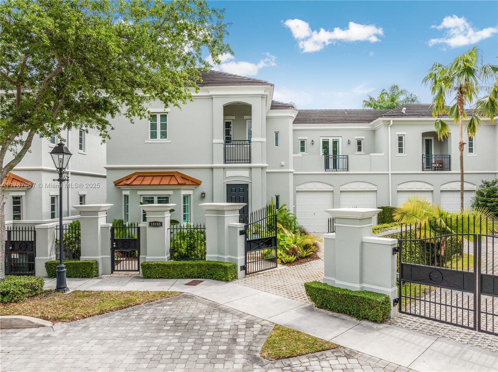 Property for Sale at 10155 Sw 75th Pl, Pinecrest, Miami-Dade County, Florida - Bedrooms: 4 
Bathrooms: 4  - $1,990,000