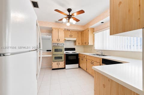 Tiny photo for 425 S 15th Ave, Hollywood, FL 33020 (MLS # A12077556)