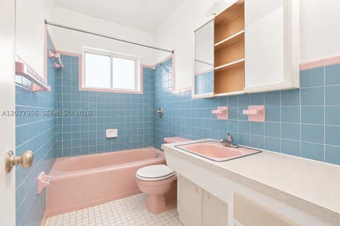 Tiny photo for 425 S 15th Ave, Hollywood, FL 33020 (MLS # A12077556)