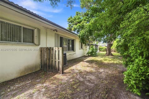 Tiny photo for 425 S 15th Ave, Hollywood, FL 33020 (MLS # A12077556)