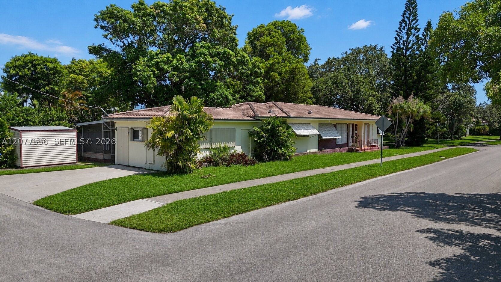 425 S 15th Ave