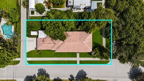Tiny photo for 425 S 15th Ave, Hollywood, FL 33020 (MLS # A12077556)