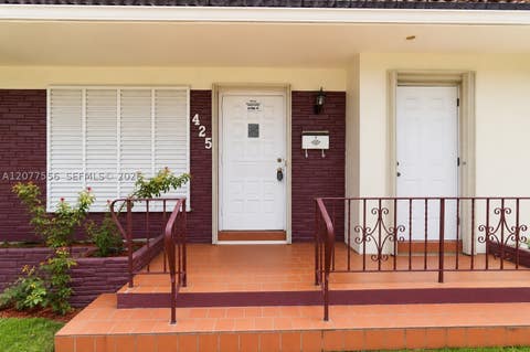 Tiny photo for 425 S 15th Ave, Hollywood, FL 33020 (MLS # A12077556)