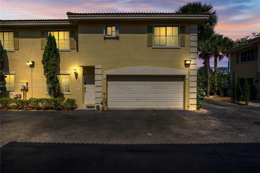 Photo of 190 SE 2nd Street, Deerfield Beach, FL 33441 (MLS # A11600770)