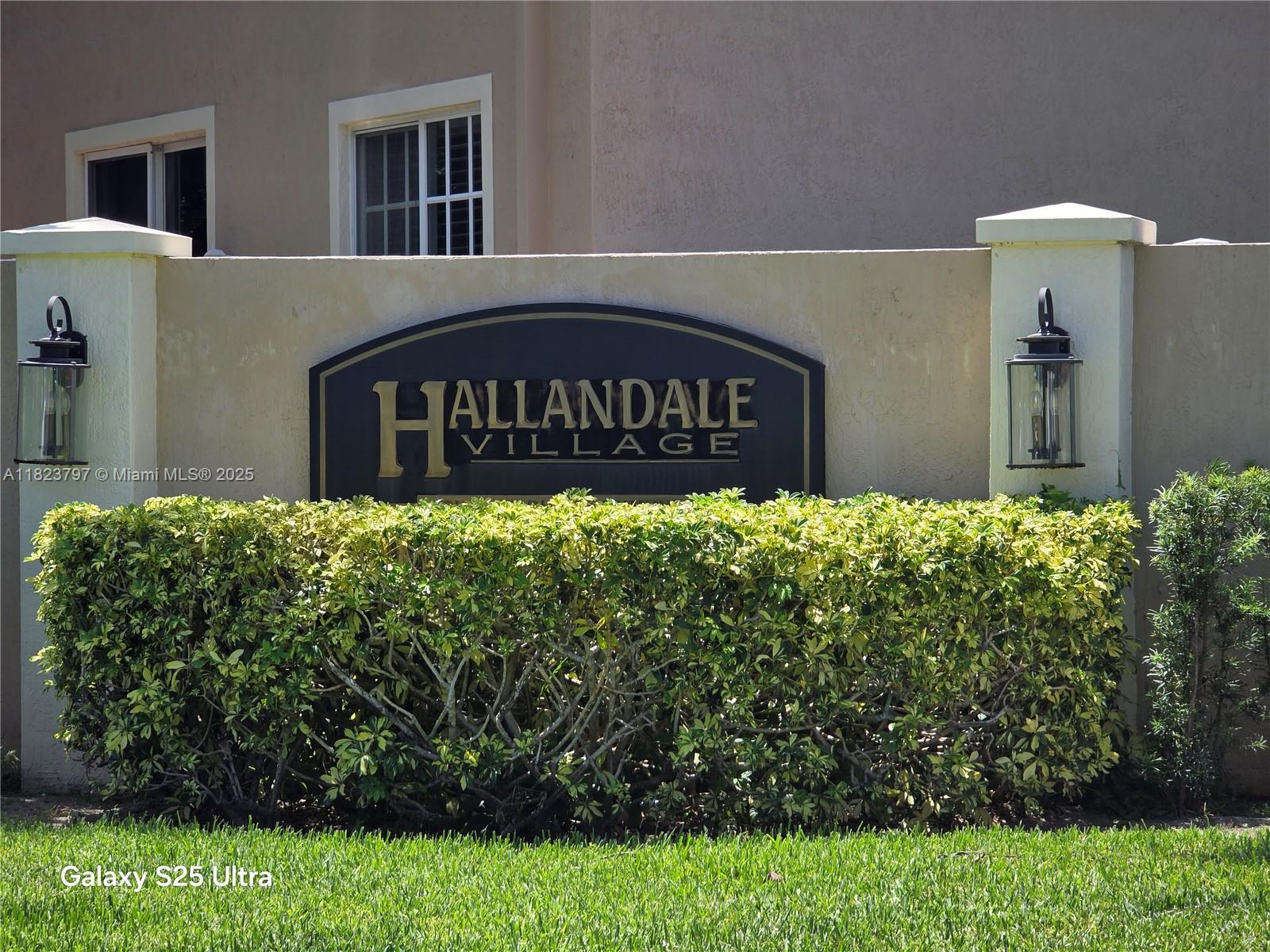 Beautiful, spacious updated corner townhouse, fully furnish (if client wants unfurnished landlord will remove furniture but rent will increase to $3600 monthly due to storage unit rental) close to shops, beaches and major highways. Gated Community with pool... Come and see it today