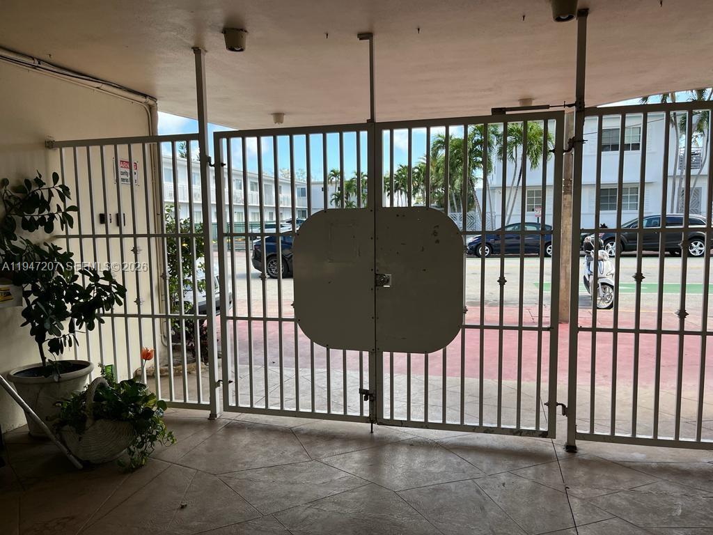 SUNDIAL CONDO - Residential