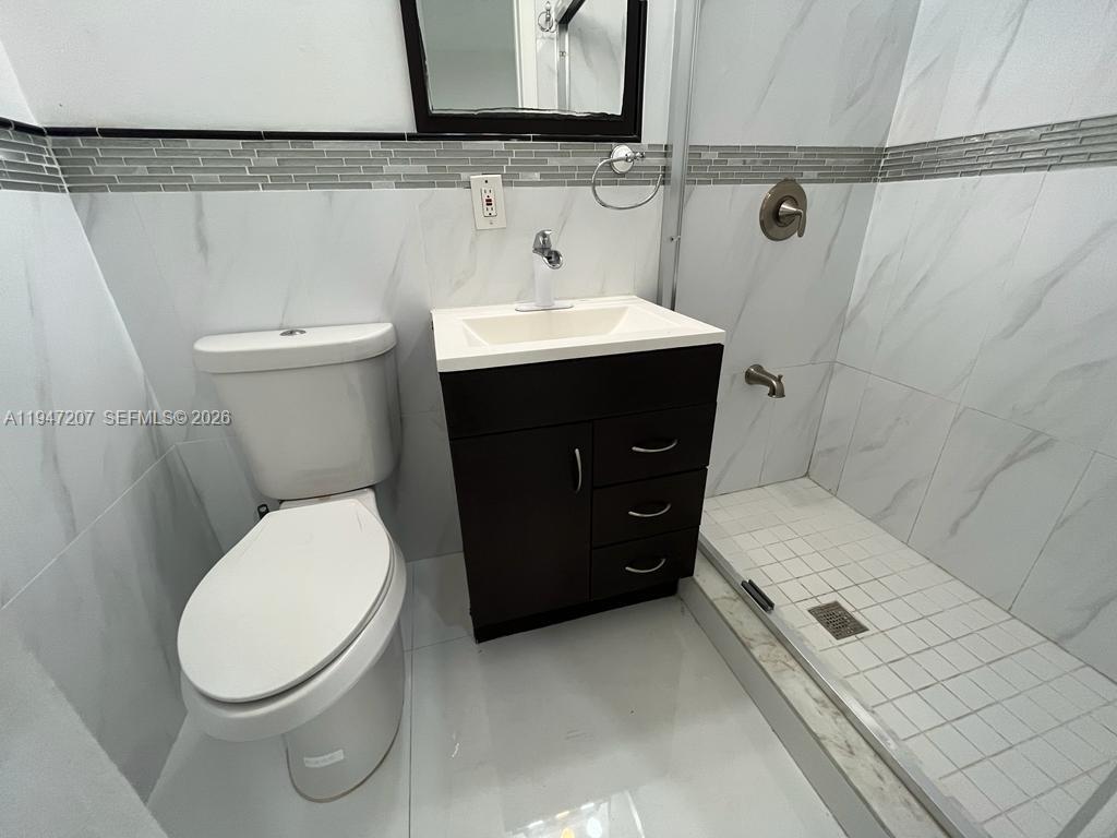 SUNDIAL CONDO - Residential