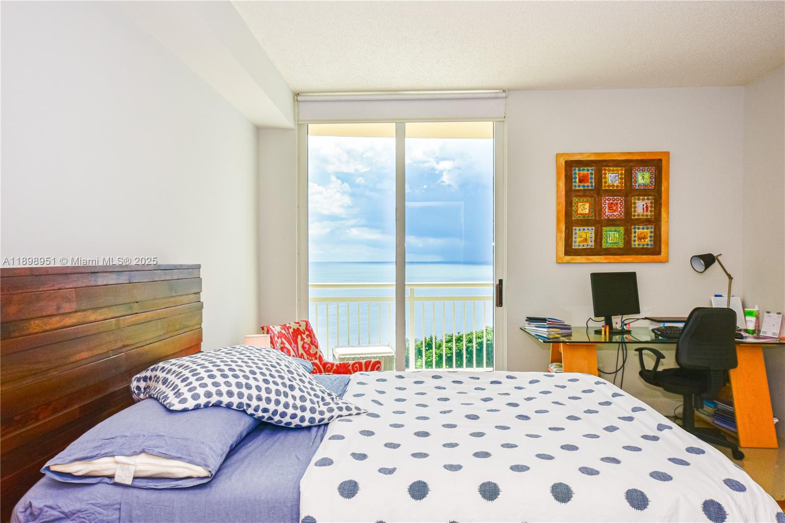 THE METROPOLITAN CONDO - Residential Lease