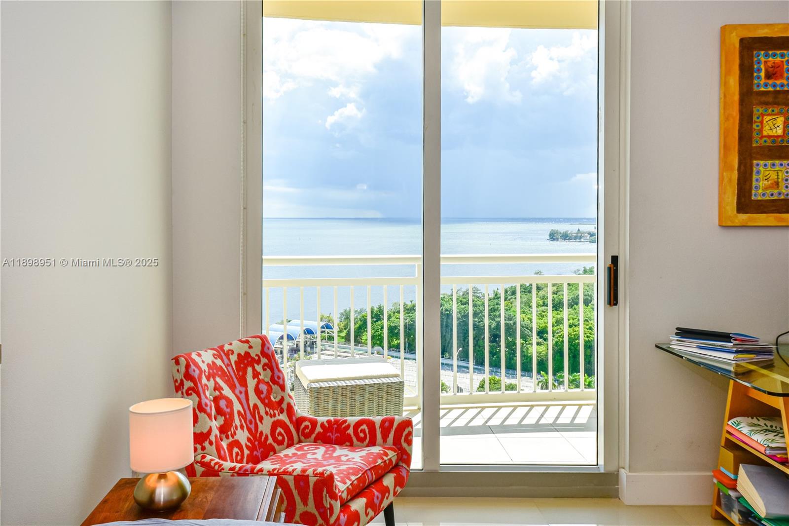 THE METROPOLITAN CONDO - Residential Lease