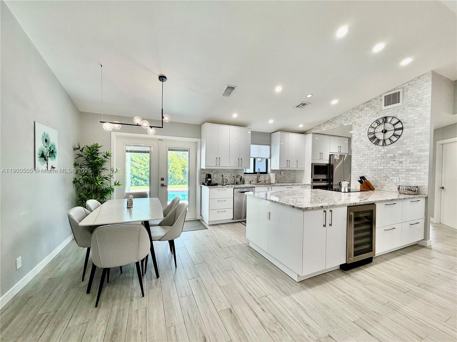 GLEN-LAUREN HOMES - Residential Lease