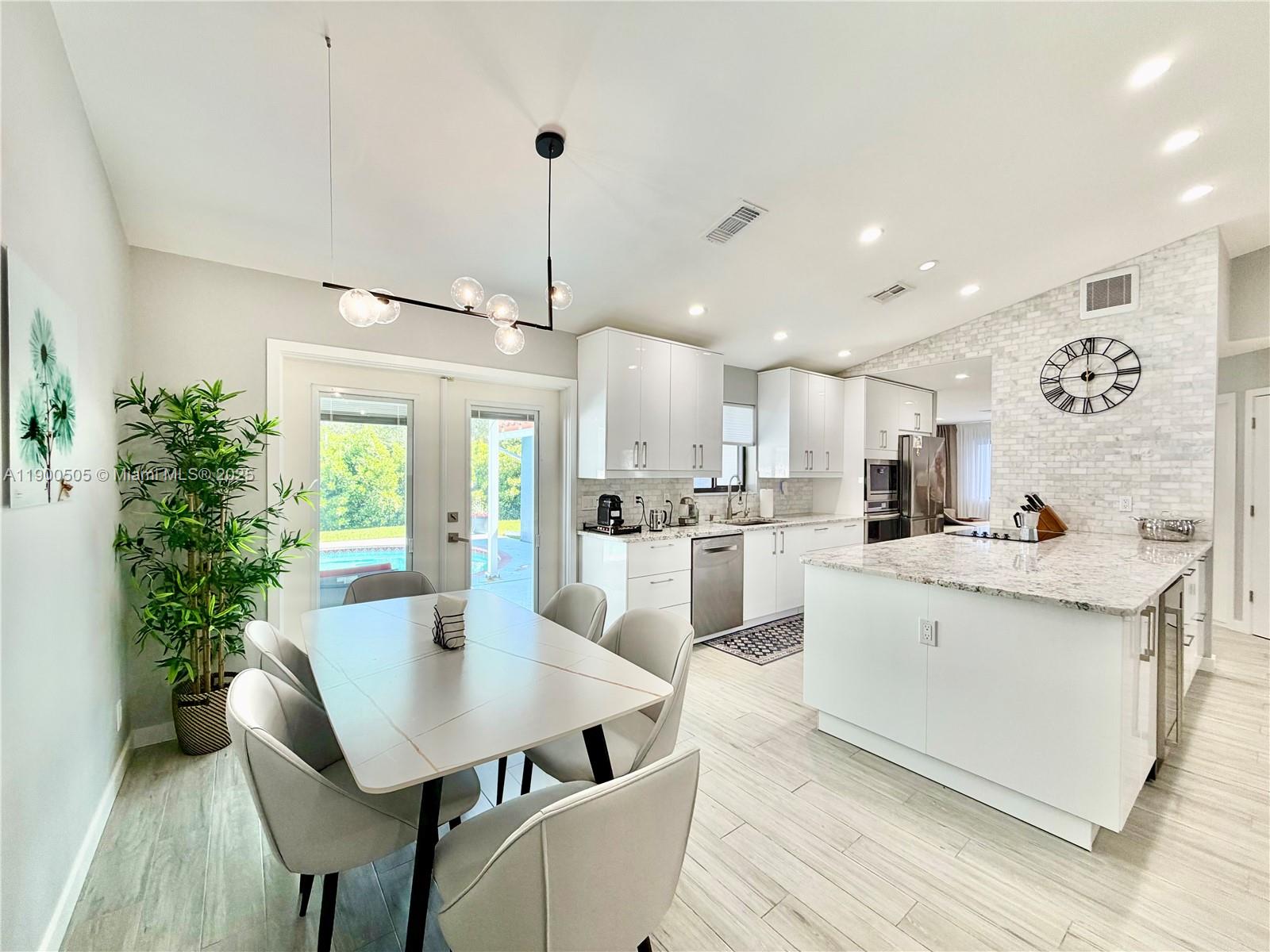 GLEN-LAUREN HOMES - Residential Lease