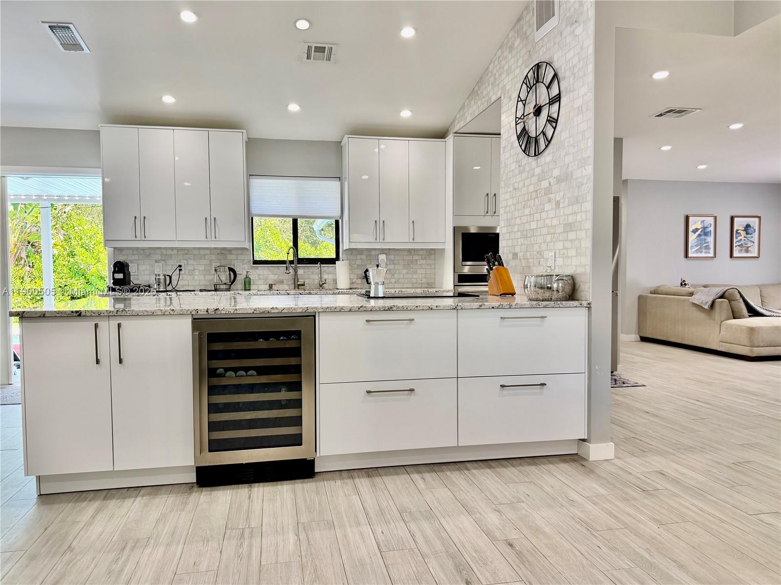 GLEN-LAUREN HOMES - Residential Lease