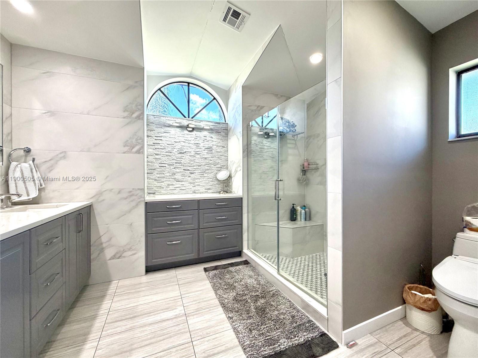 GLEN-LAUREN HOMES - Residential Lease