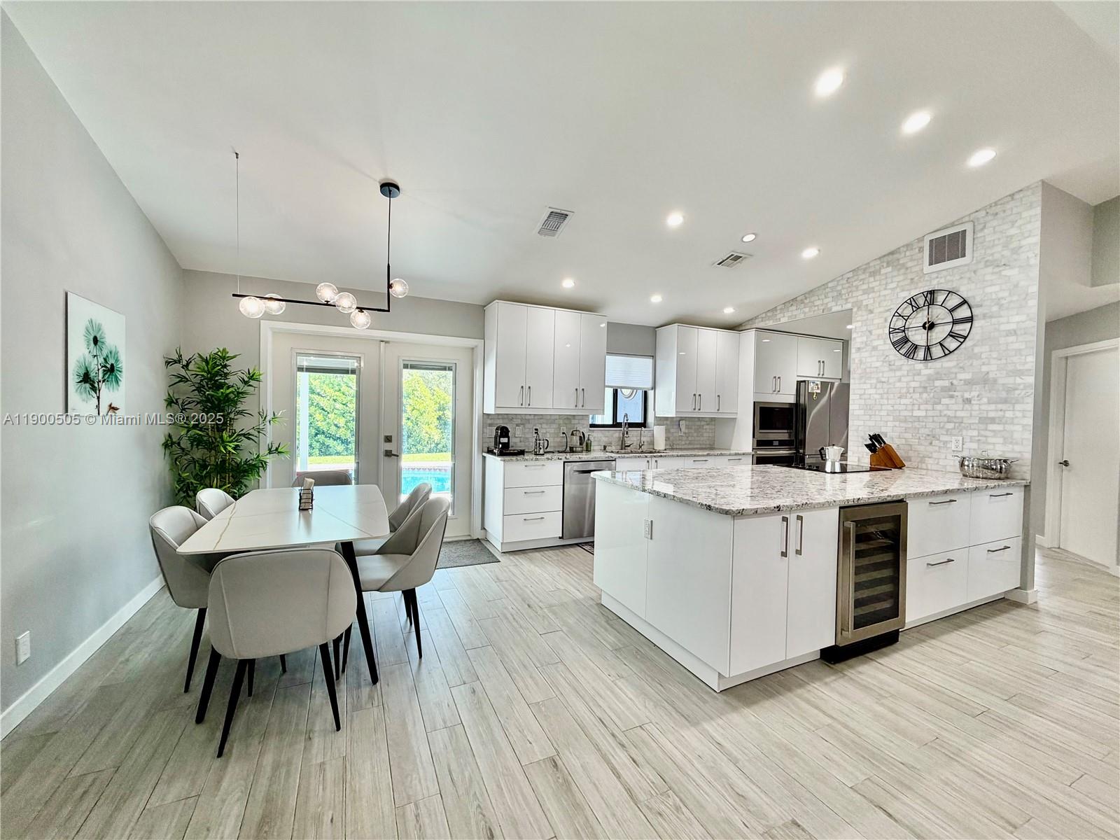 GLEN-LAUREN HOMES - Residential Lease