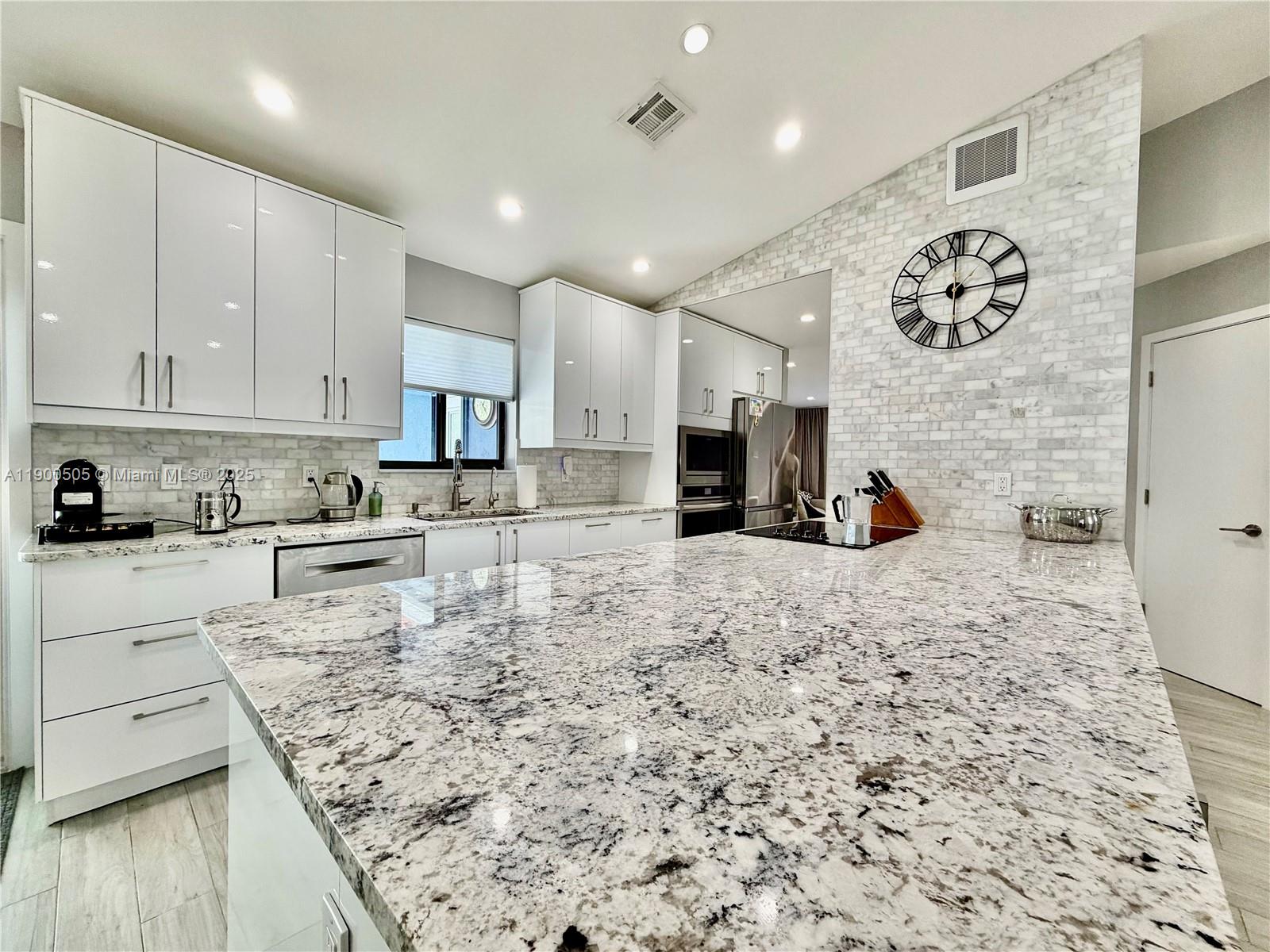 GLEN-LAUREN HOMES - Residential Lease