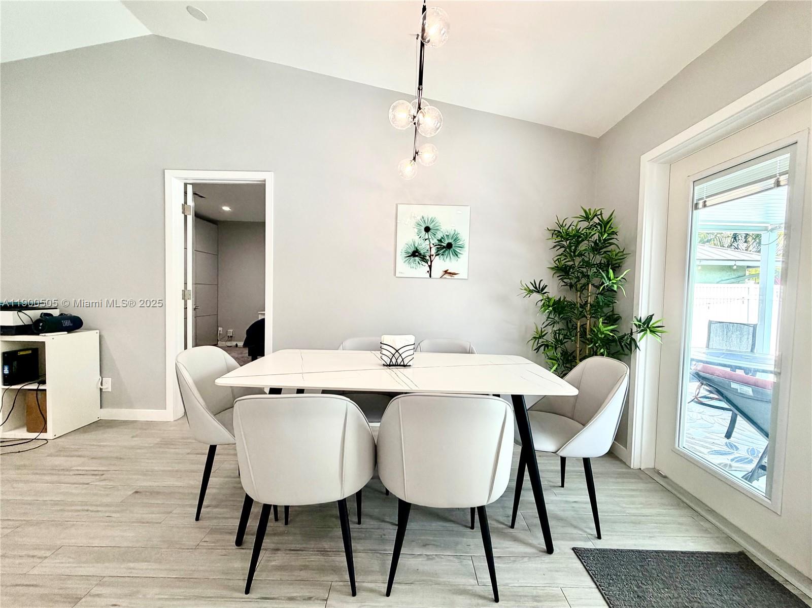 GLEN-LAUREN HOMES - Residential Lease