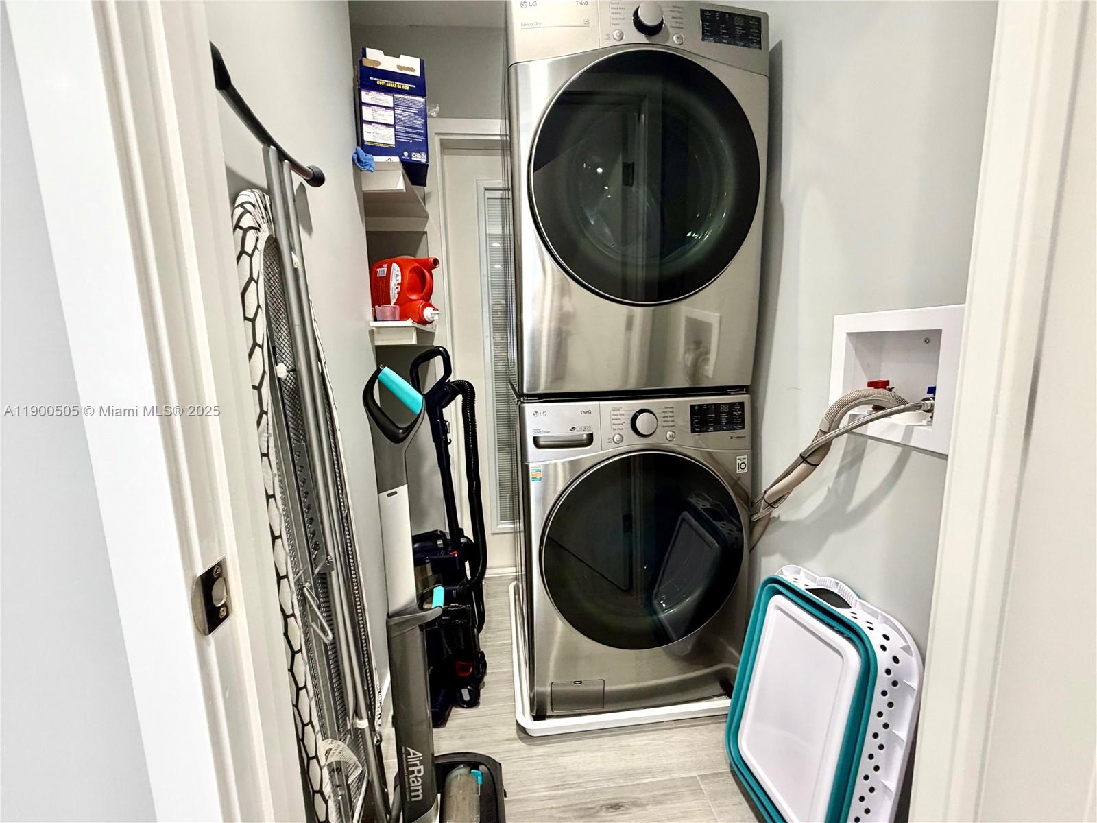 GLEN-LAUREN HOMES - Residential Lease