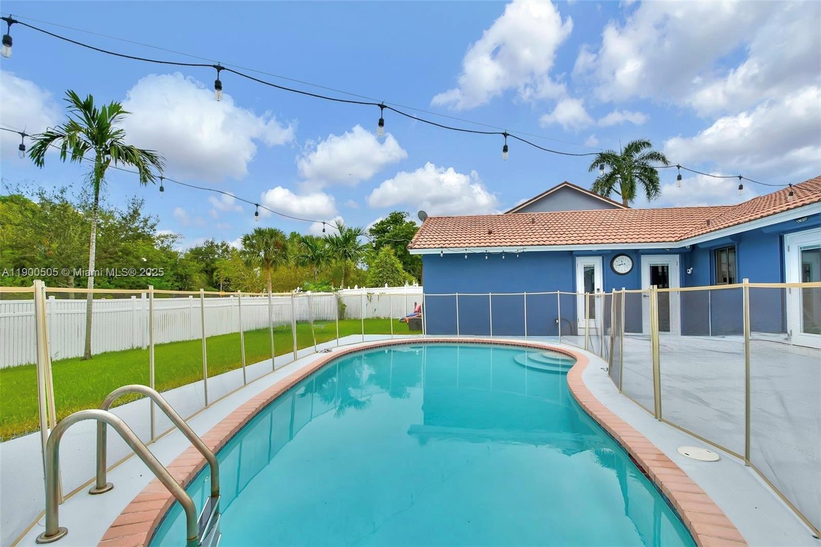 GLEN-LAUREN HOMES - Residential Lease