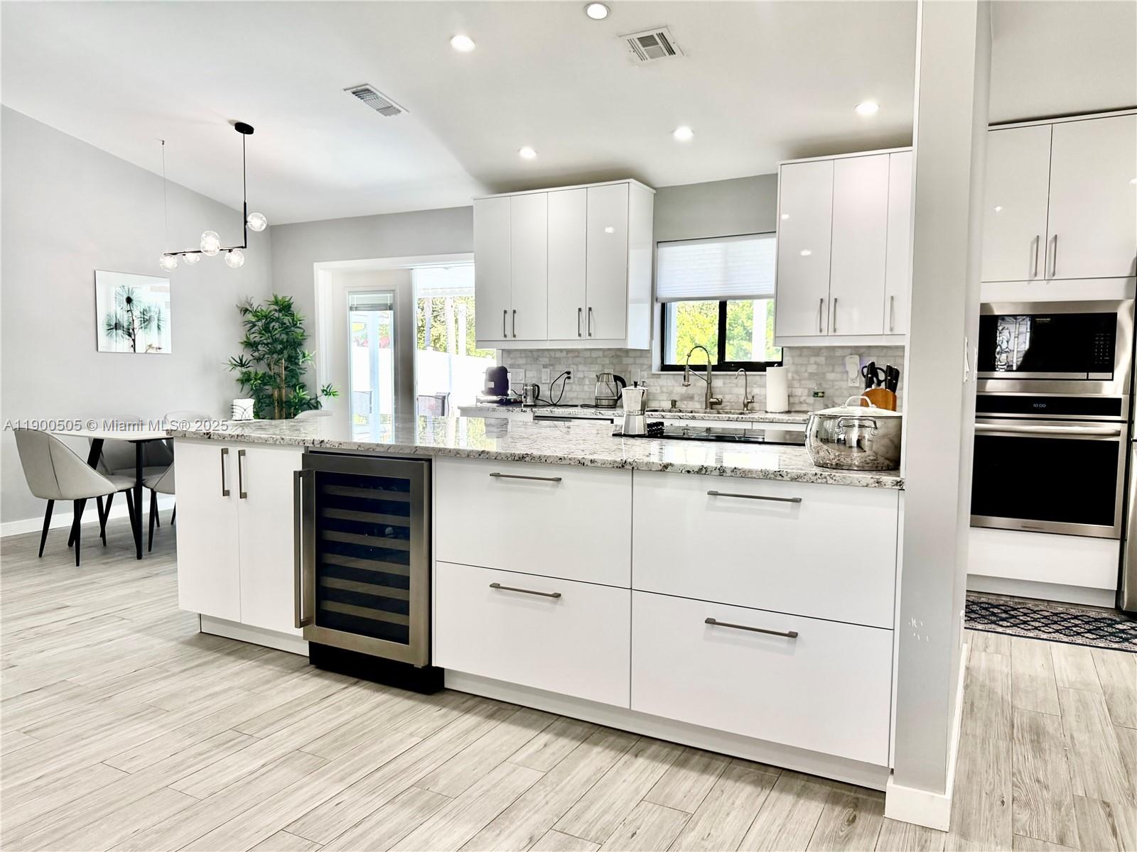 GLEN-LAUREN HOMES - Residential Lease