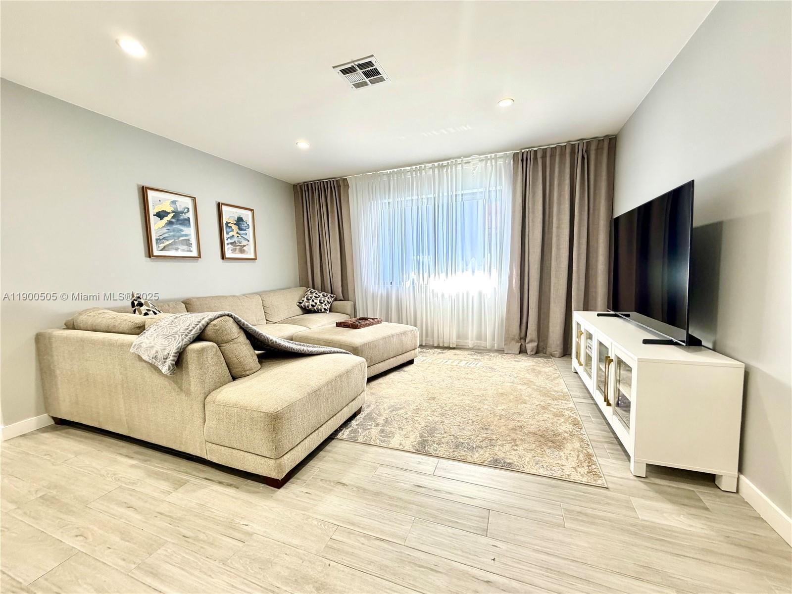 GLEN-LAUREN HOMES - Residential Lease