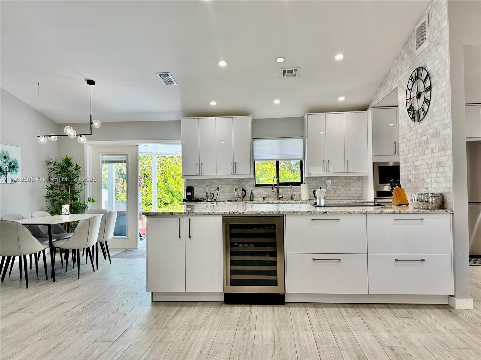 GLEN-LAUREN HOMES - Residential Lease